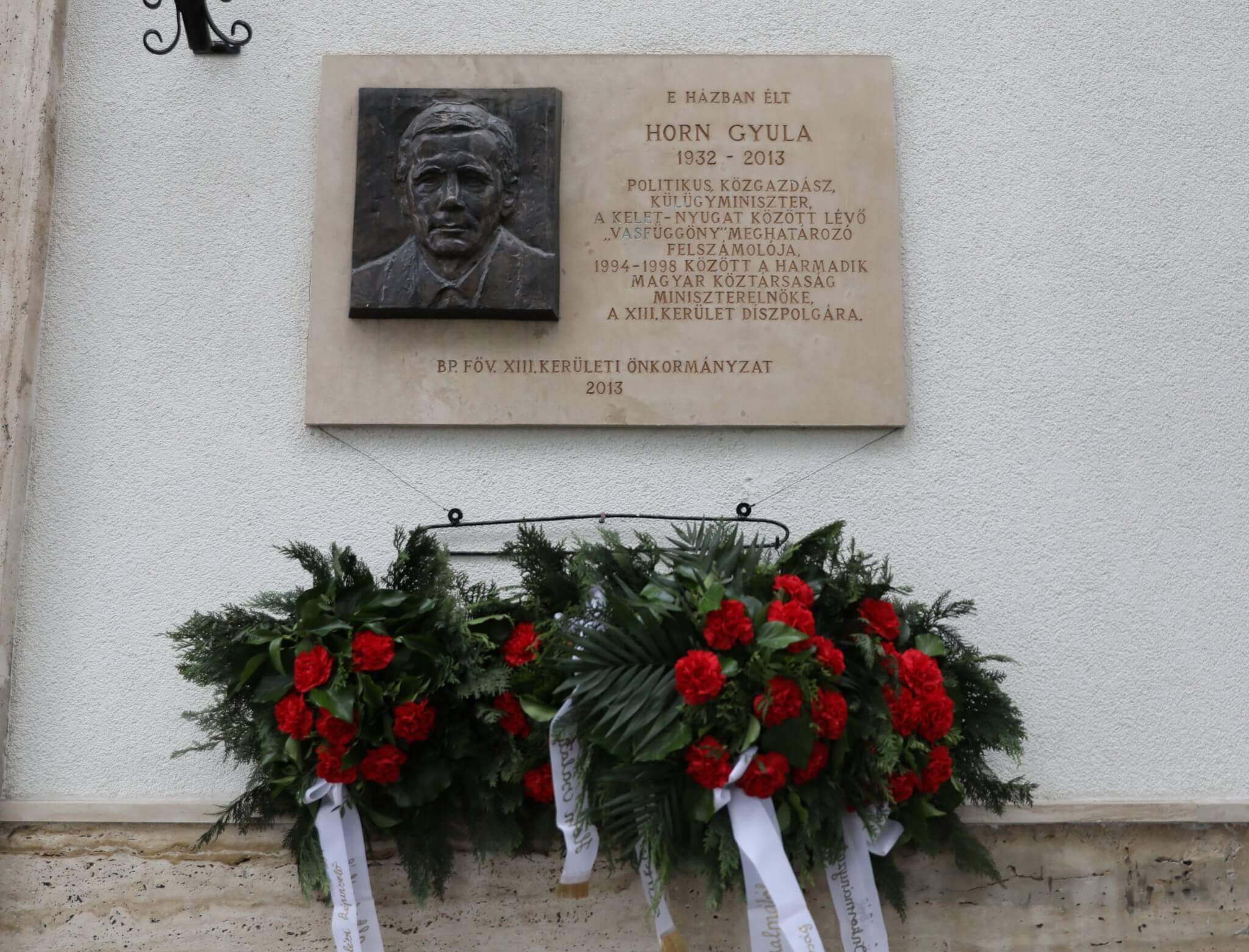 Horn Gyula emléktáblája