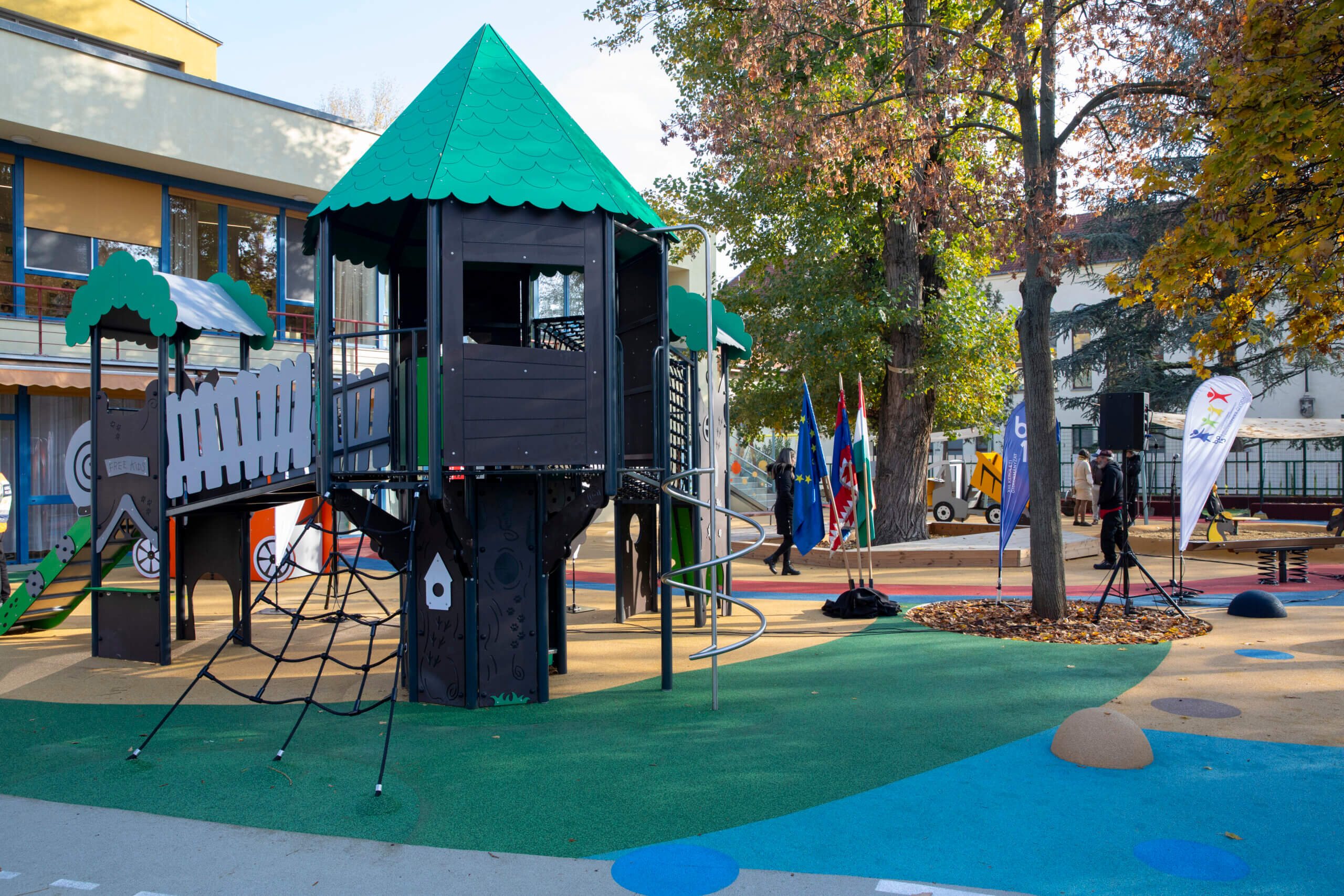 Pöttyös Tagóvoda felújított udvara